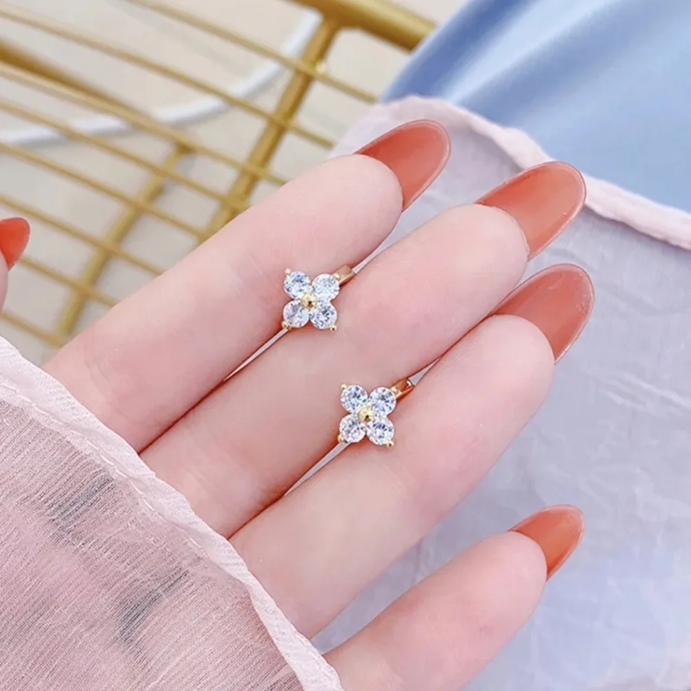Cute Flower Hoop Earrings - Picture 4 of 4